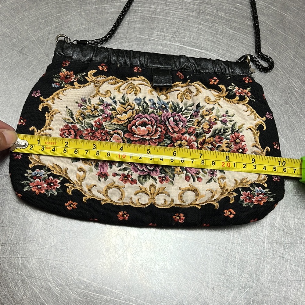 Gorgeous Vintage Handbag - Picture 7 of 9